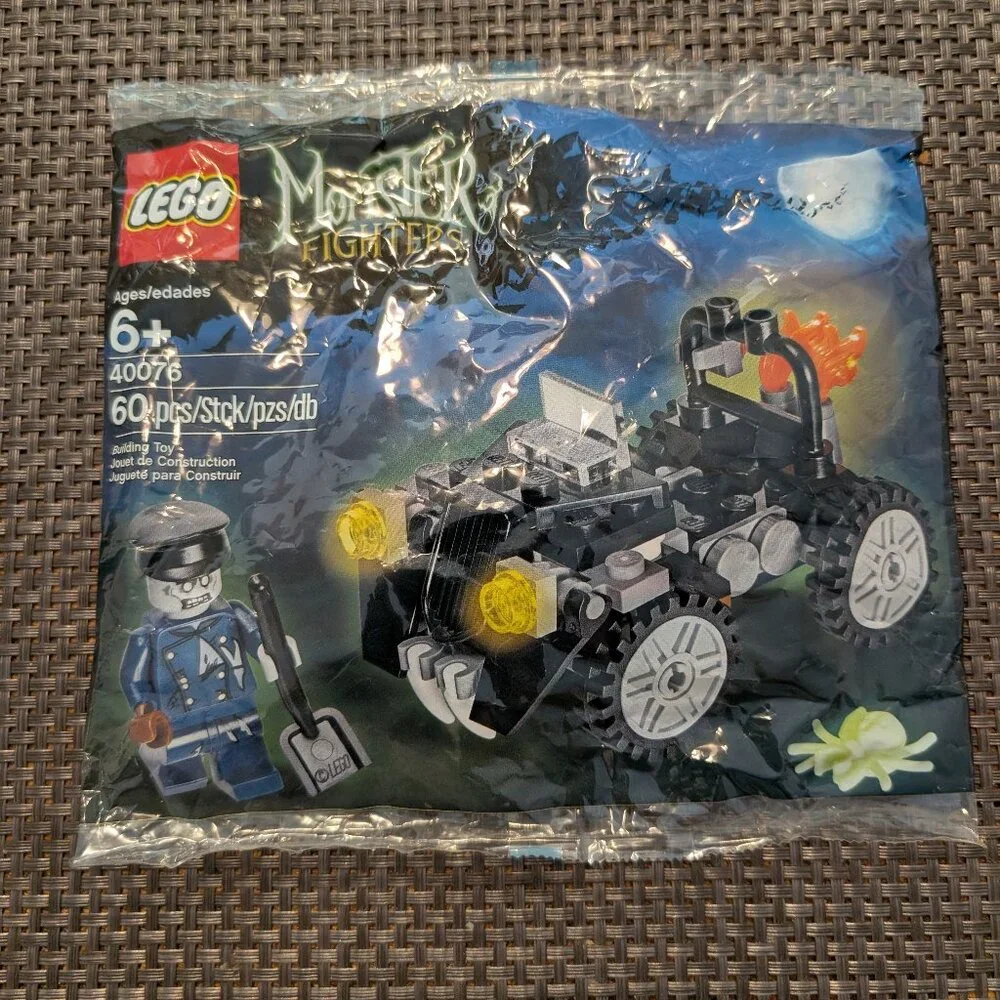 RARE Lego Monster Fighters Zombie Car mini-set 40076